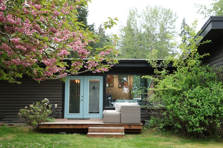 Olympic Peninsula Escape exterior with blue door